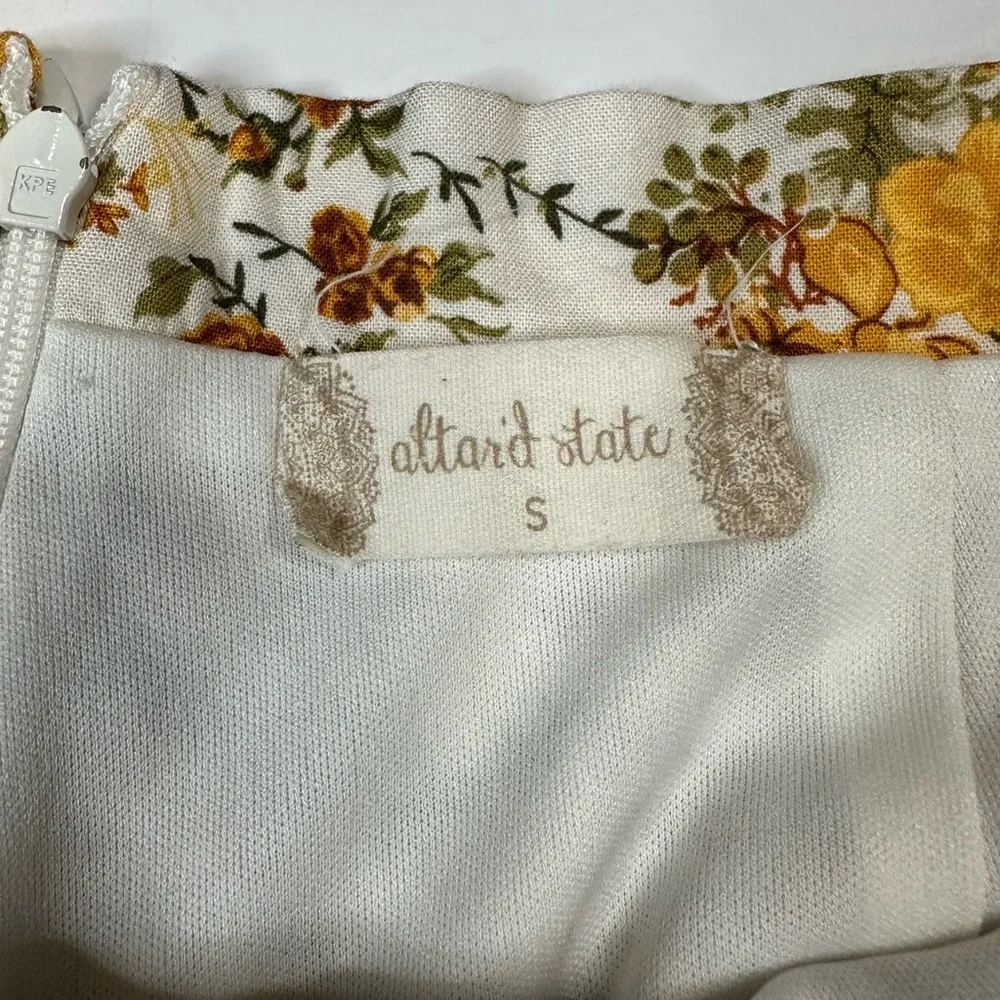 Altar'd State‎ Women's Small Shorts Yellow Brown Floral Print Lined High Waisted